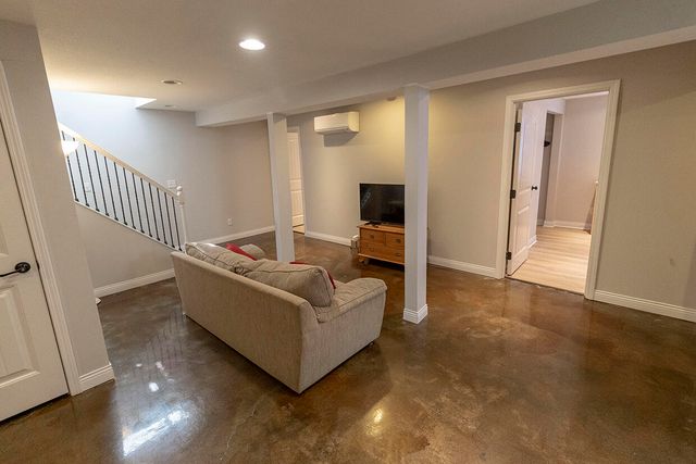 1415 PARIS RD A, Columbia, MO 65201