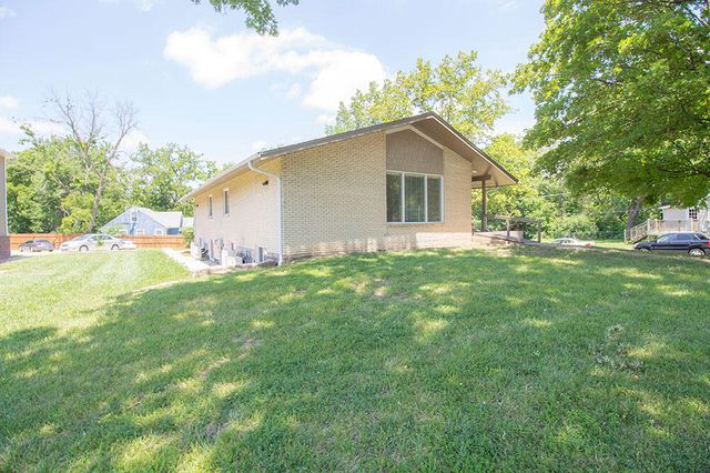 1415 PARIS RD A, Columbia, MO 65201