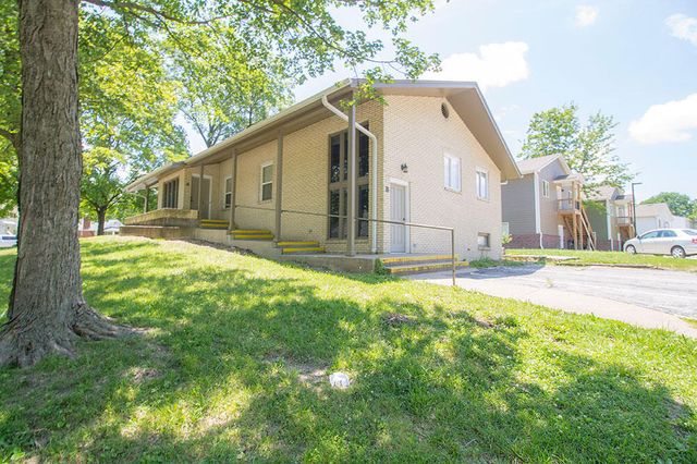 1415 PARIS RD A, Columbia, MO 65201