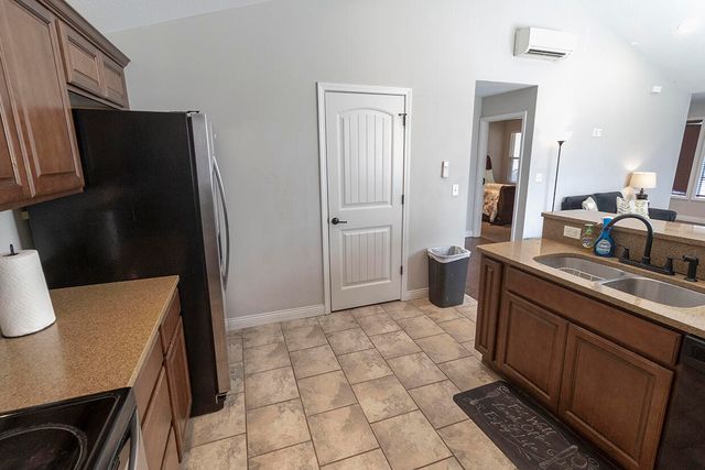 1415 PARIS RD A, Columbia, MO 65201