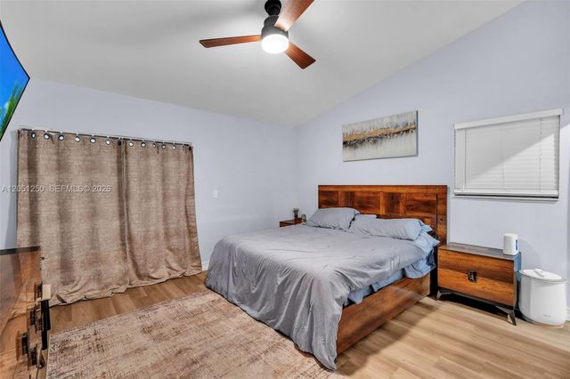 7702 NW 60th St, Tamarac, FL 33321