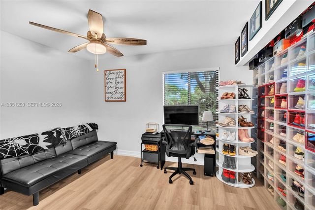 7702 NW 60th St, Tamarac, FL 33321