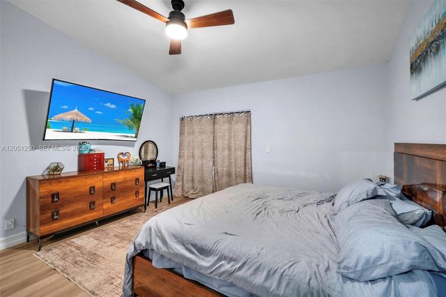 7702 NW 60th St, Tamarac, FL 33321