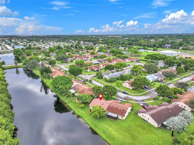 7702 NW 60th St, Tamarac, FL 33321