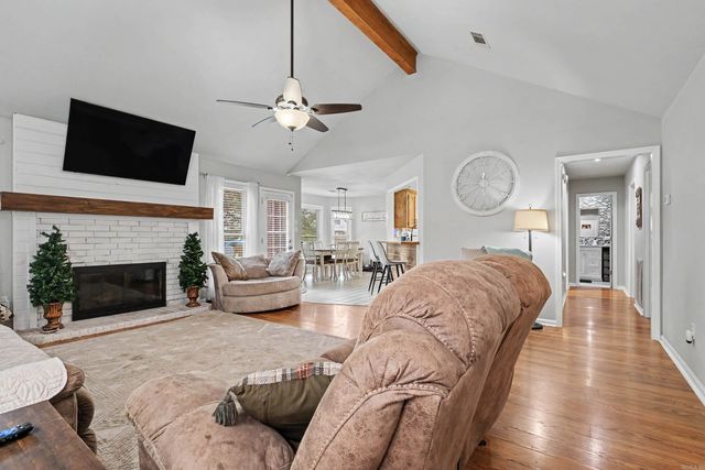 8 JONATHAN Drive, Conway, AR 72032