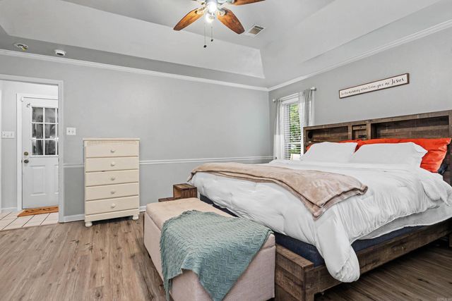 8 JONATHAN Drive, Conway, AR 72032