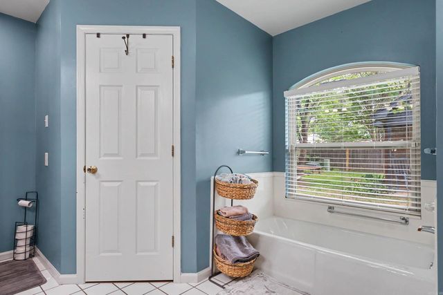 8 JONATHAN Drive, Conway, AR 72032