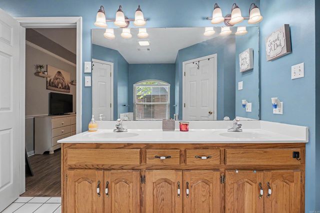 8 JONATHAN Drive, Conway, AR 72032