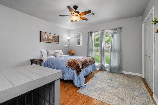 8 JONATHAN Drive, Conway, AR 72032