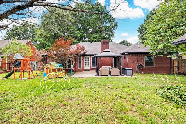 8 JONATHAN Drive, Conway, AR 72032