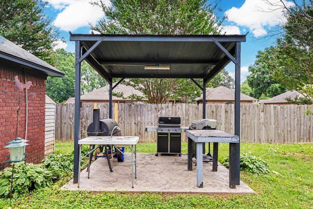 8 JONATHAN Drive, Conway, AR 72032