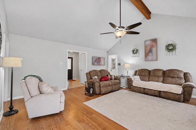 8 JONATHAN Drive, Conway, AR 72032