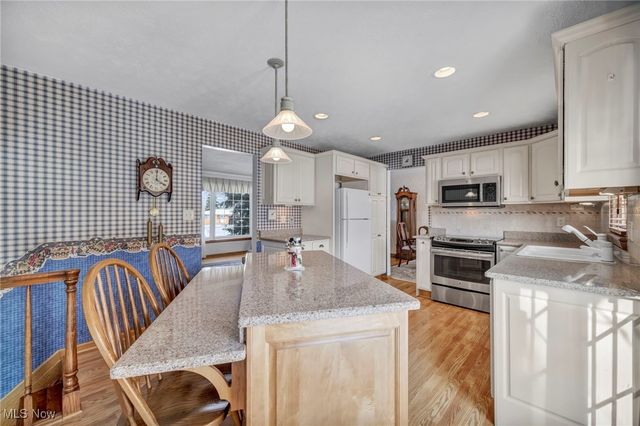 7257 Barton Circle, Parma, OH 44129