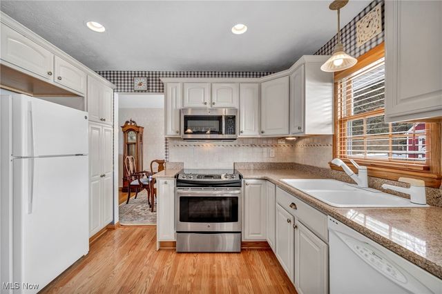 7257 Barton Circle, Parma, OH 44129