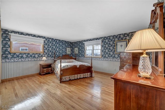 7257 Barton Circle, Parma, OH 44129