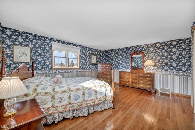 7257 Barton Circle, Parma, OH 44129