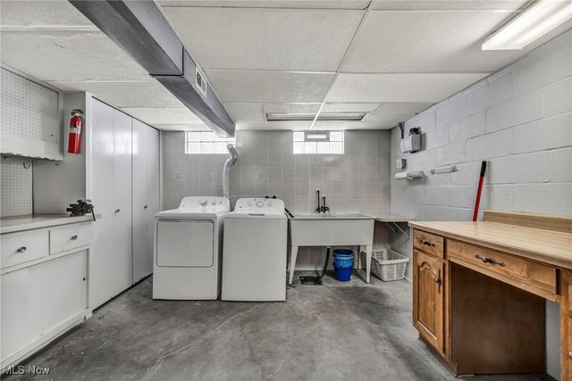 7257 Barton Circle, Parma, OH 44129