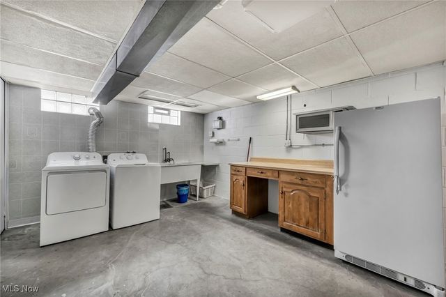 7257 Barton Circle, Parma, OH 44129