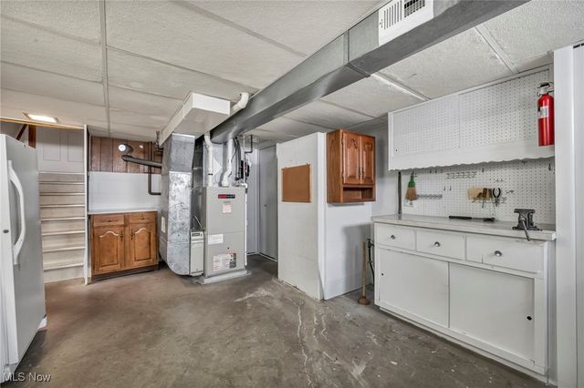 7257 Barton Circle, Parma, OH 44129