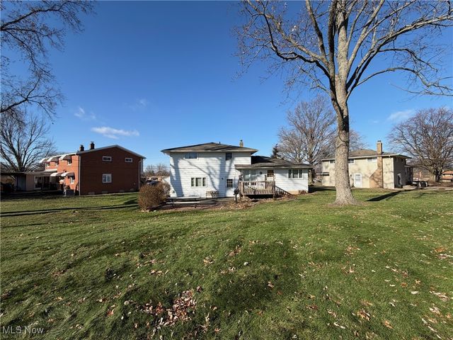7257 Barton Circle, Parma, OH 44129