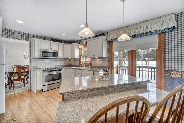 7257 Barton Circle, Parma, OH 44129