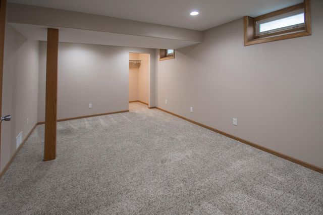 631 17th Avenue NW, New Brighton, MN 55112