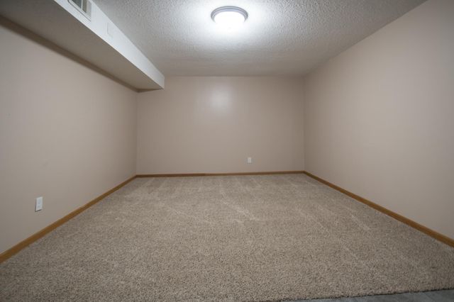 631 17th Avenue NW, New Brighton, MN 55112