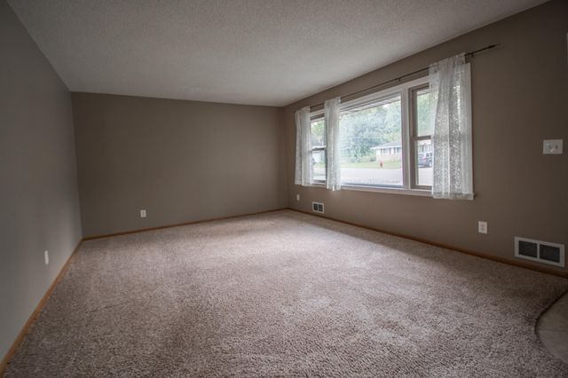 631 17th Avenue NW, New Brighton, MN 55112