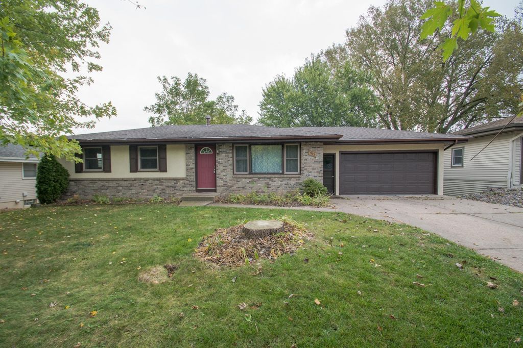 631 17th Avenue NW, New Brighton, MN 55112