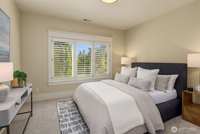 805 92nd Avenue NE, Bellevue, WA 98004