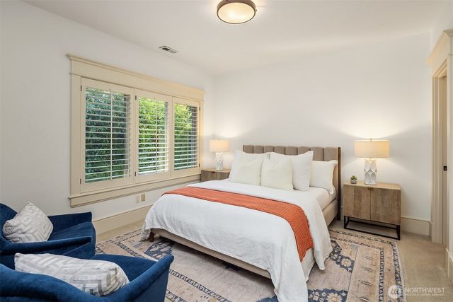 805 92nd Avenue NE, Bellevue, WA 98004