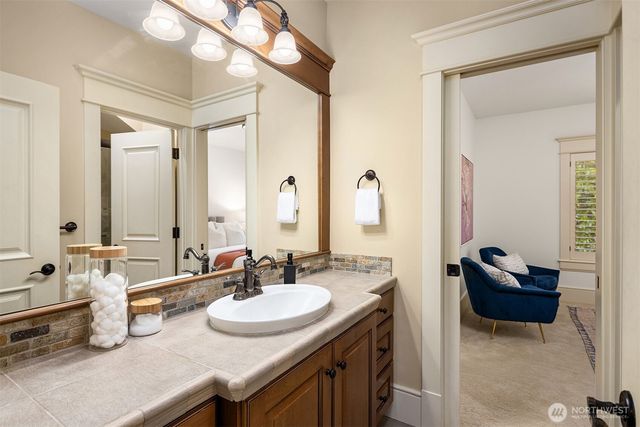 805 92nd Avenue NE, Bellevue, WA 98004