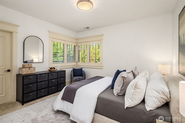 805 92nd Avenue NE, Bellevue, WA 98004