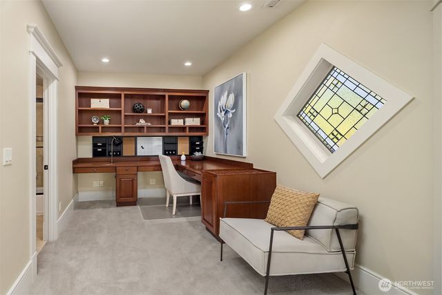 805 92nd Avenue NE, Bellevue, WA 98004