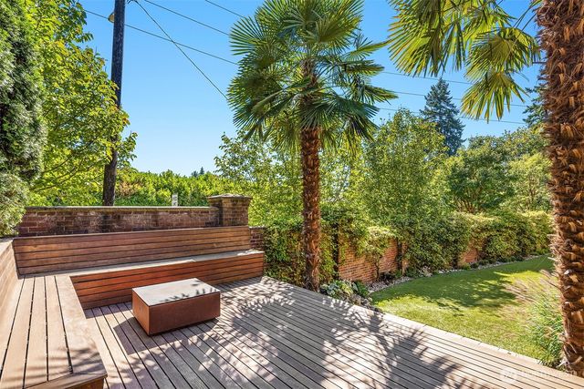 805 92nd Avenue NE, Bellevue, WA 98004