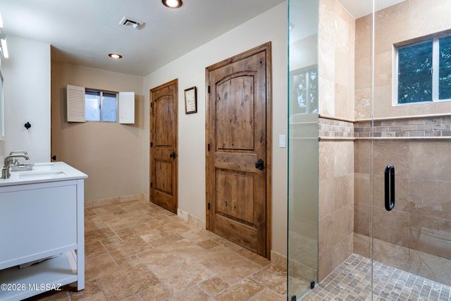 5226 E Mission Hill Drive, Tucson, AZ 85718