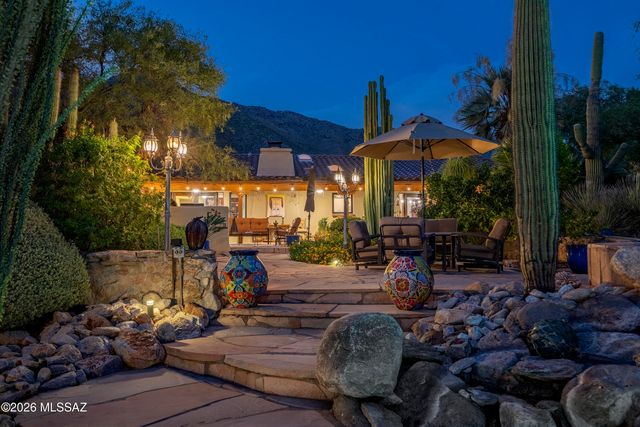 5226 E Mission Hill Drive, Tucson, AZ 85718