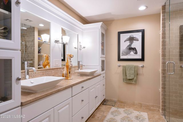 5226 E Mission Hill Drive, Tucson, AZ 85718