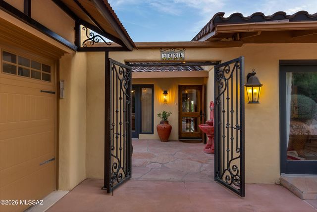 5226 E Mission Hill Drive, Tucson, AZ 85718
