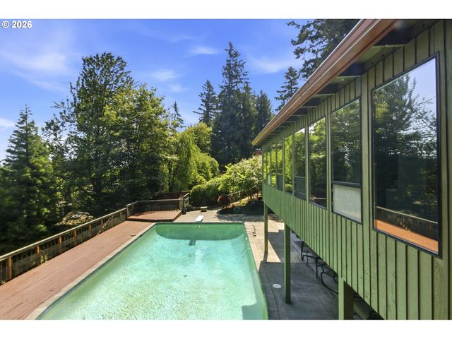 1511 WOODLAND Ter, Lake Oswego, OR 97034