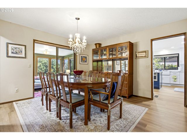 1511 WOODLAND Ter, Lake Oswego, OR 97034