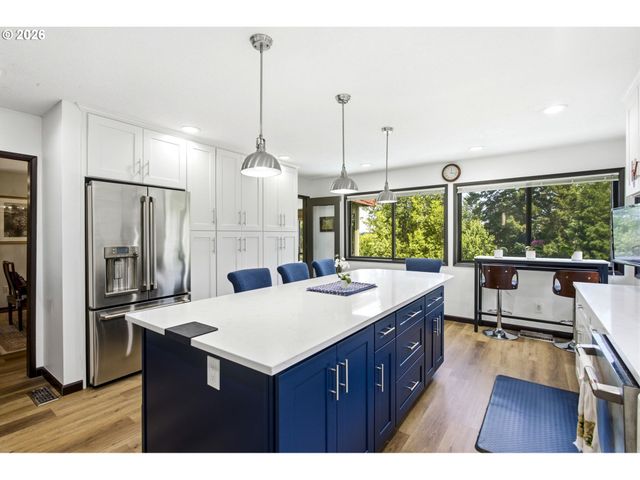 1511 WOODLAND Ter, Lake Oswego, OR 97034