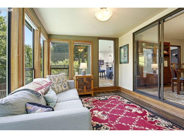 1511 WOODLAND Ter, Lake Oswego, OR 97034