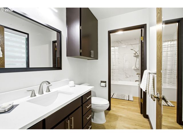 1511 WOODLAND Ter, Lake Oswego, OR 97034