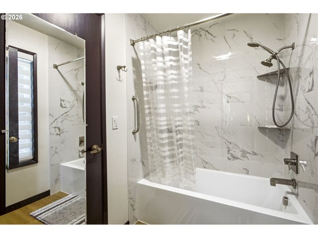 1511 WOODLAND Ter, Lake Oswego, OR 97034