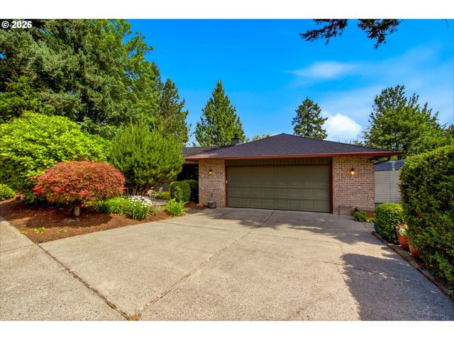 1511 WOODLAND Ter, Lake Oswego, OR 97034