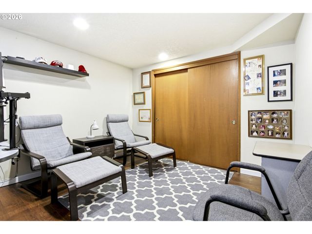 1511 WOODLAND Ter, Lake Oswego, OR 97034