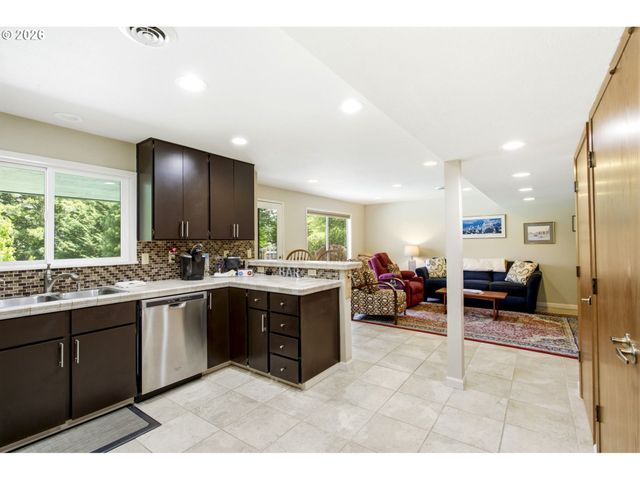 1511 WOODLAND Ter, Lake Oswego, OR 97034