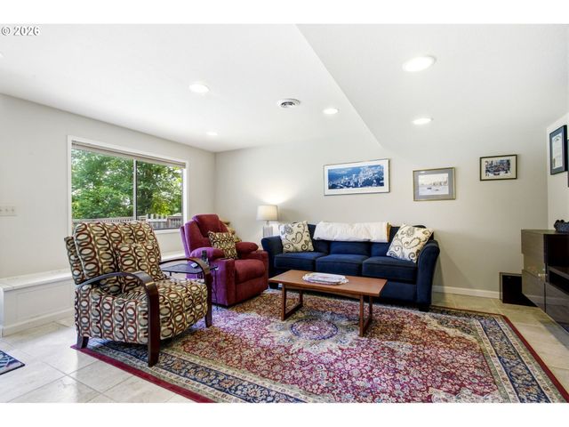 1511 WOODLAND Ter, Lake Oswego, OR 97034