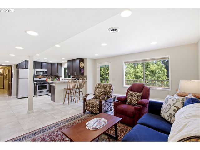 1511 WOODLAND Ter, Lake Oswego, OR 97034